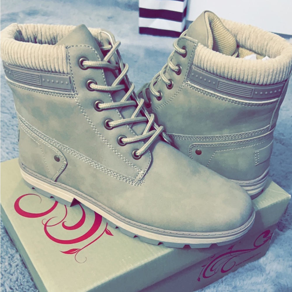 Tan Booties 🥵